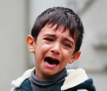 iraqi boy crying