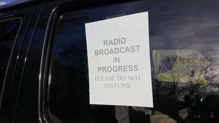 Remote site - sign in the window "Radio Broadcast in Progress - Please do not disturb"