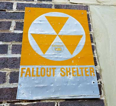 fallout-shelter-2835496 640