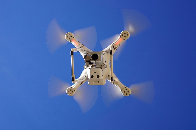 drone-1112754 640